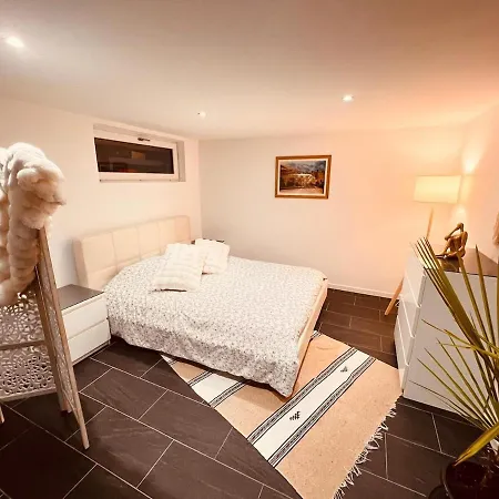 Charming Apartment, 100 M2